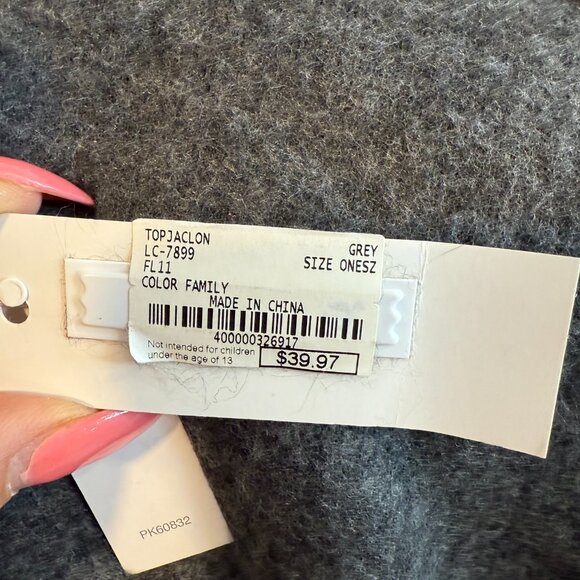 NWT Charming Charlie Hooded Poncho w/ Faux Fur Trim – One Size - Picture 7 of 8